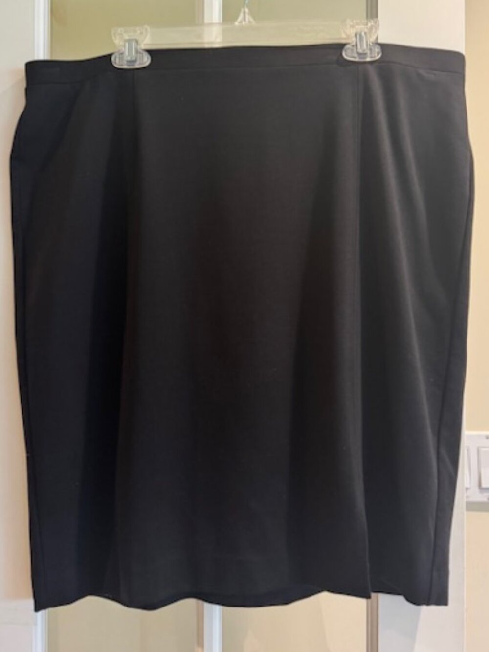 NWT Chico's Black Pencil Skirt Seasonless Ponte Sz 3.5